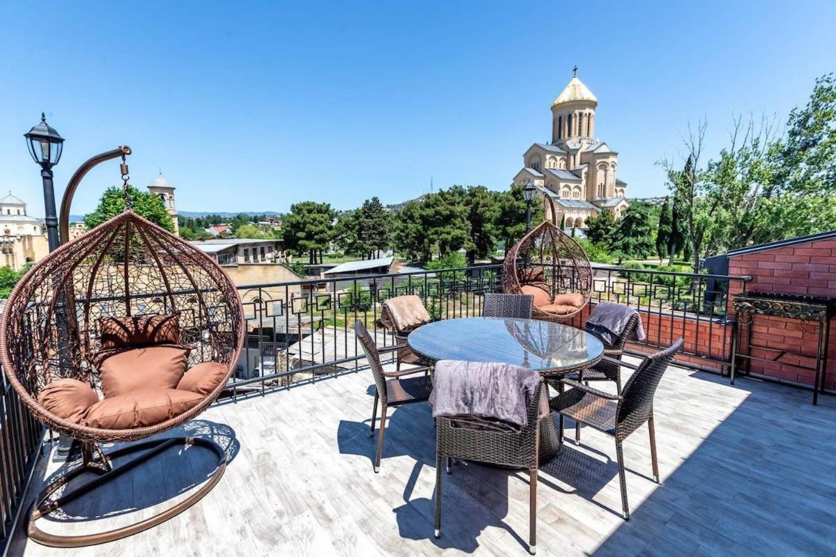 3Br Apt W Huge Terrace & Magnificent Views Тбилиси Экстерьер фото