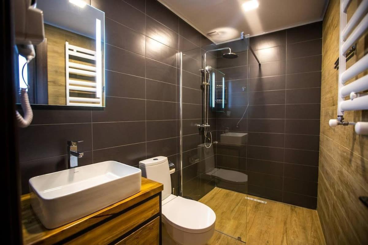 3Br Apt W Huge Terrace & Magnificent Views Тбилиси Экстерьер фото