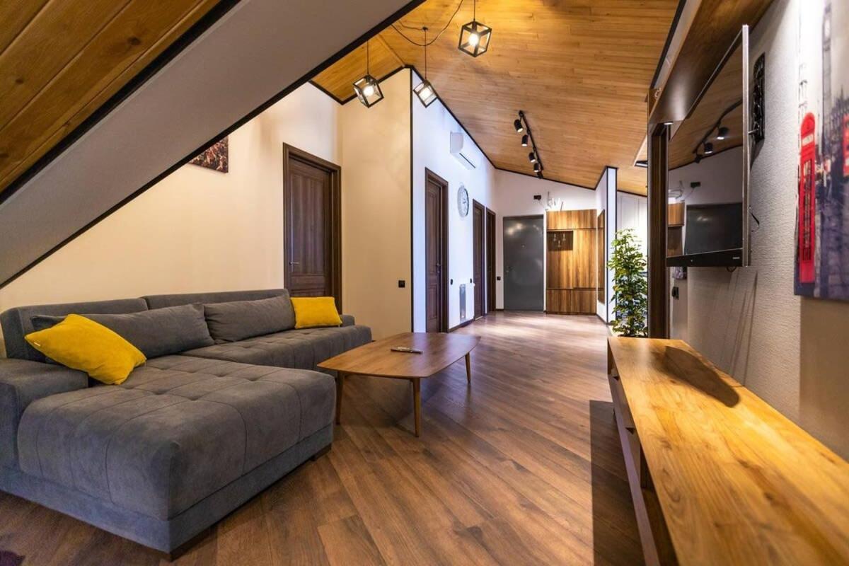 3Br Apt W Huge Terrace & Magnificent Views Тбилиси Экстерьер фото